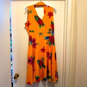 Sucrefas NWT Dress size XL yellow with red and pink flowers has tie for waist
